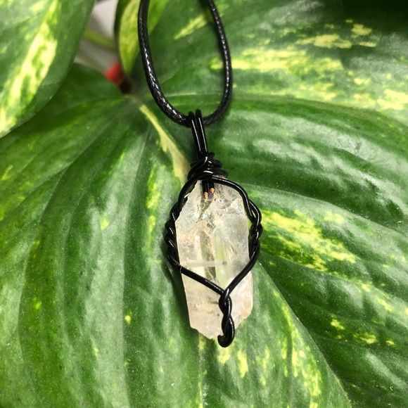 Wire wrapped clear quartz crystal necklace - Picture 2 of 4